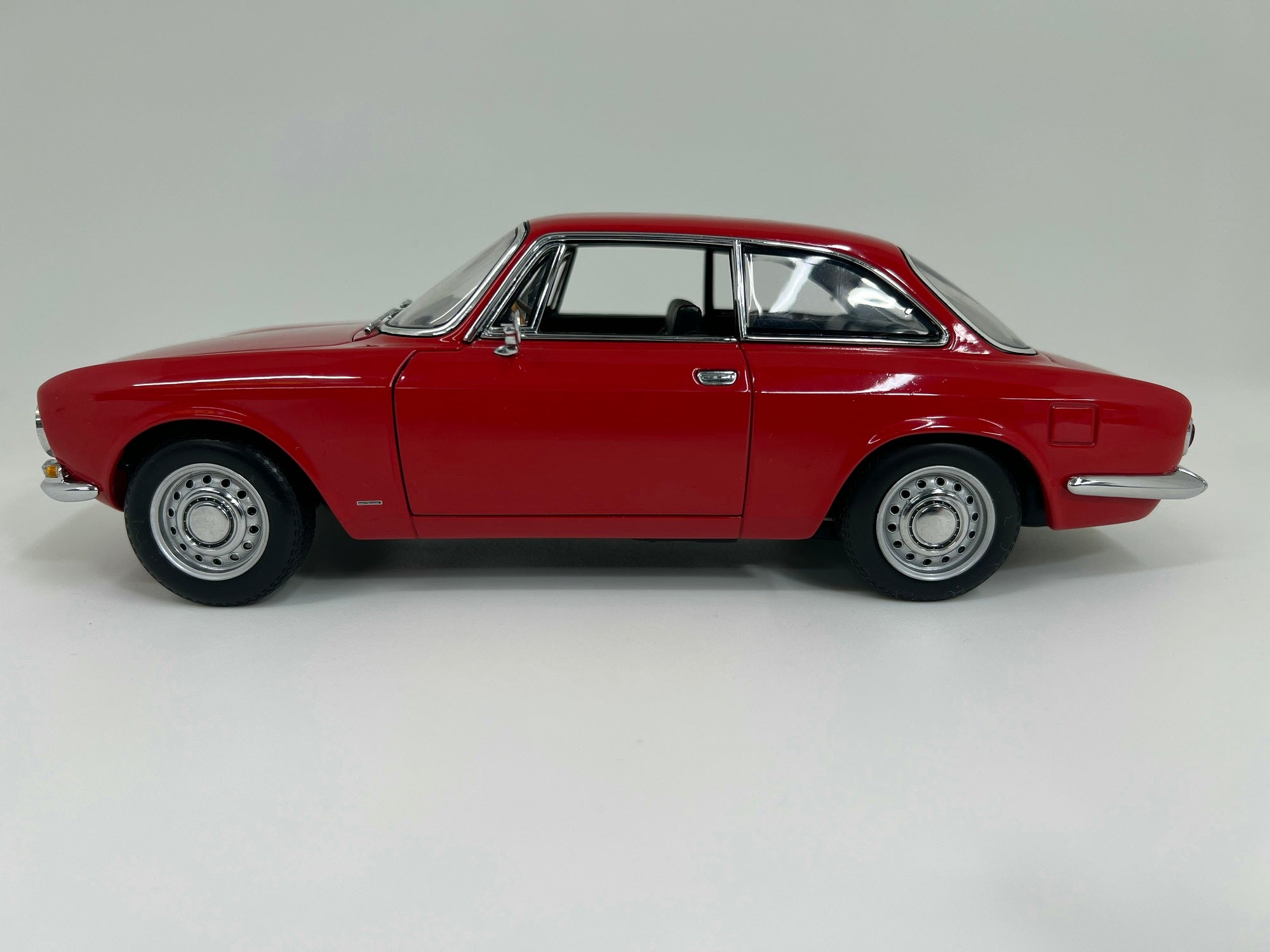 AUTOart 1/18 Alfa Romeo 1750 オートアート　アルファロメオ　レッド　美品